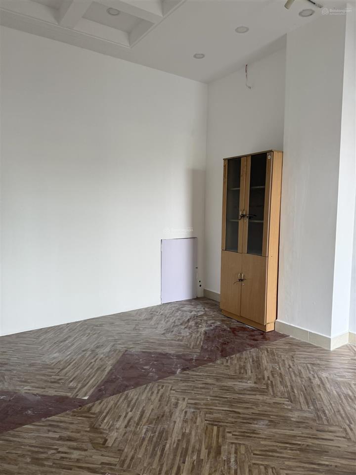 Cho thuê mb trệt 100m2 full nội thất tại cityland park hills giá tốt chỉ 13 triệu