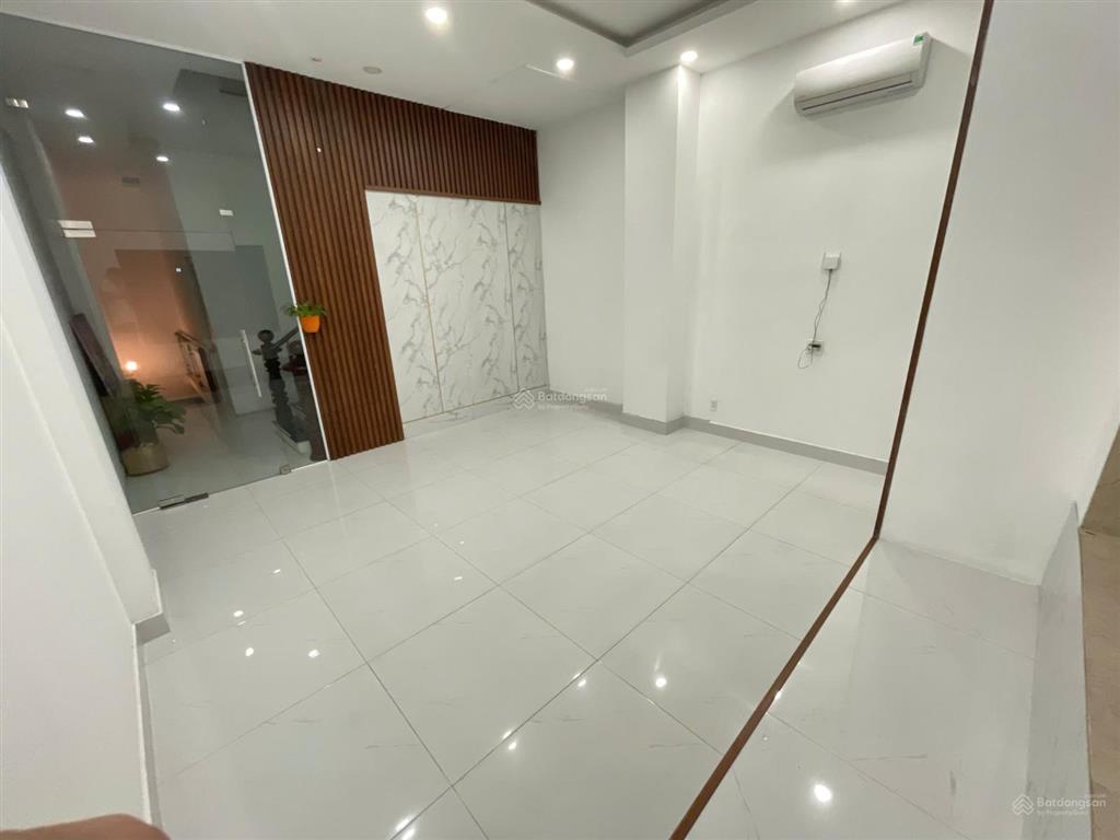 Cho thuê trệt trước tại cityland park hills, 9 triệu, 40 m2, hàng hiếm giá tốt