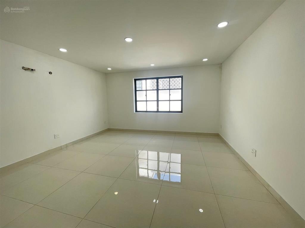 Cho thuê nguyên căn cityland park hills có thang máy, giá tốt chỉ 45 triệu