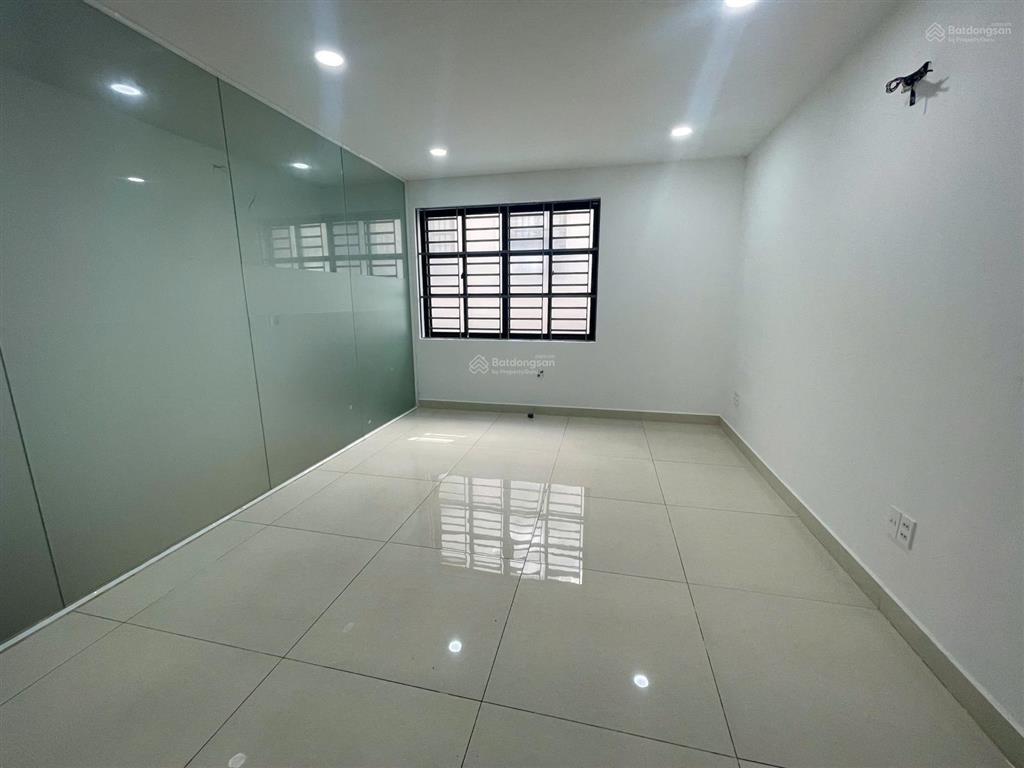Cho thuê nguyên căn cityland park hills có thang máy, giá tốt chỉ 45 triệu