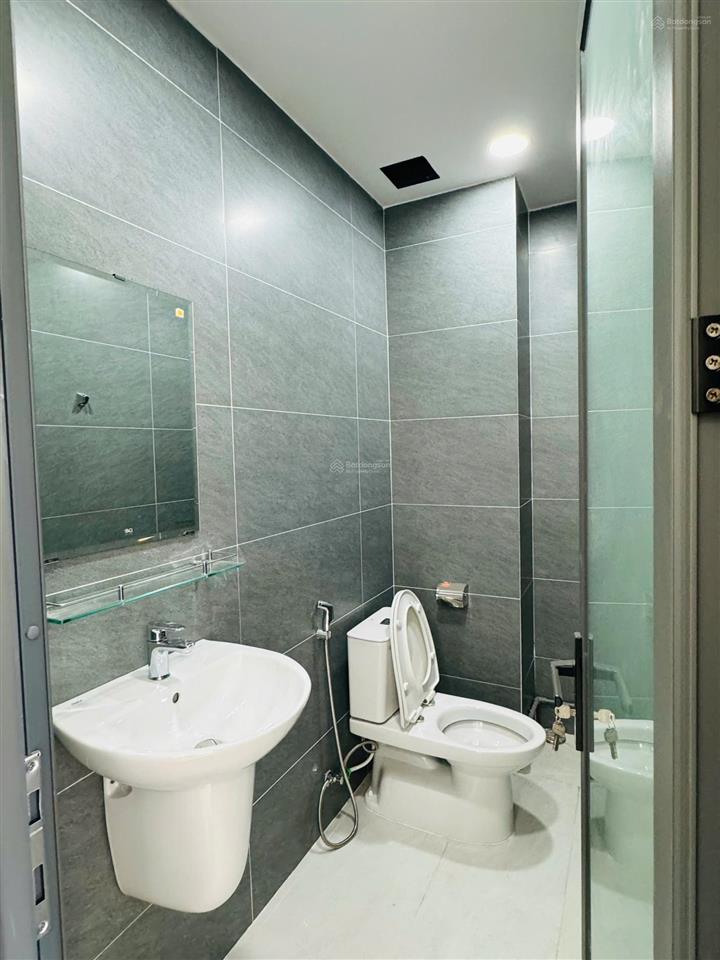 Cho thuê căn hộ dịch vụ ban công tách bếp giá cực tốt