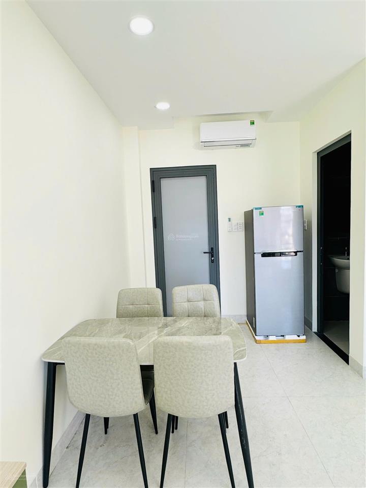Cho thuê căn hộ dịch vụ ban công tách bếp giá cực tốt
