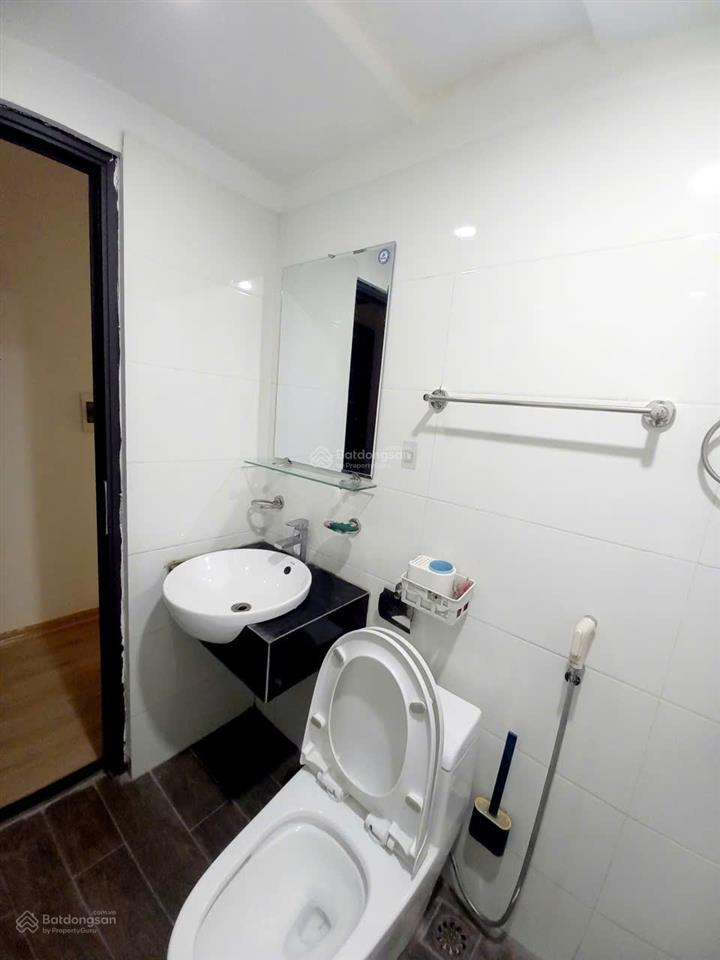 Chính chủ bán nhà phố phạm văn đồng hà nội, dt 42 m, ô tô vào nhà, giá 14,5 tỷ