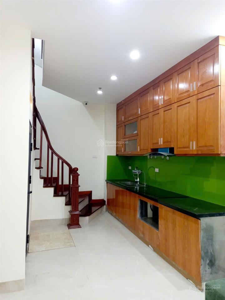 Chính chủ bán nhà phố phạm văn đồng hà nội, dt 42 m, ô tô vào nhà, giá 14,5 tỷ