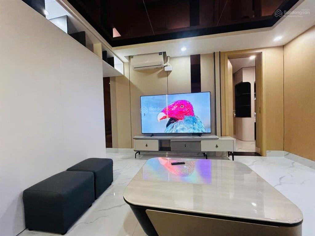 Nhà tập thể 105 láng hạ sd 75m2, tầng 1, 3pn + 2vs, chỉ nhỉnh ~ 5 tỷ