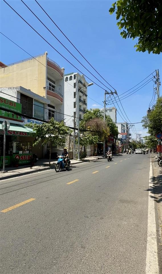 Mặt tiền lê văn lương  quận 7, gp xây được 7 tầng có hầm, 135m2  chỉ 21 tỷ tl