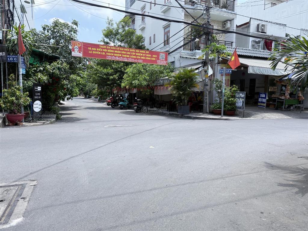 Biệt thự nguyễn văn quỳ  quận 7  ô tô ngủ trong sân  323m2, 2 lầu  16 tỷ