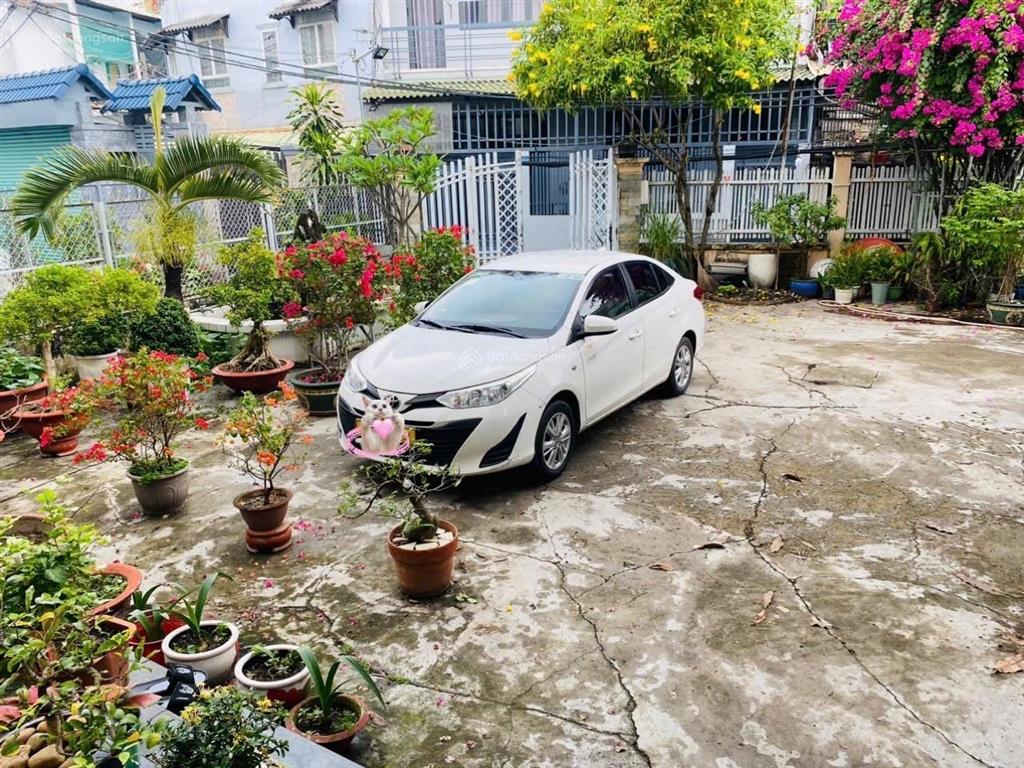 Biệt thự nguyễn văn quỳ  quận 7  ô tô ngủ trong sân  323m2, 2 lầu  16 tỷ