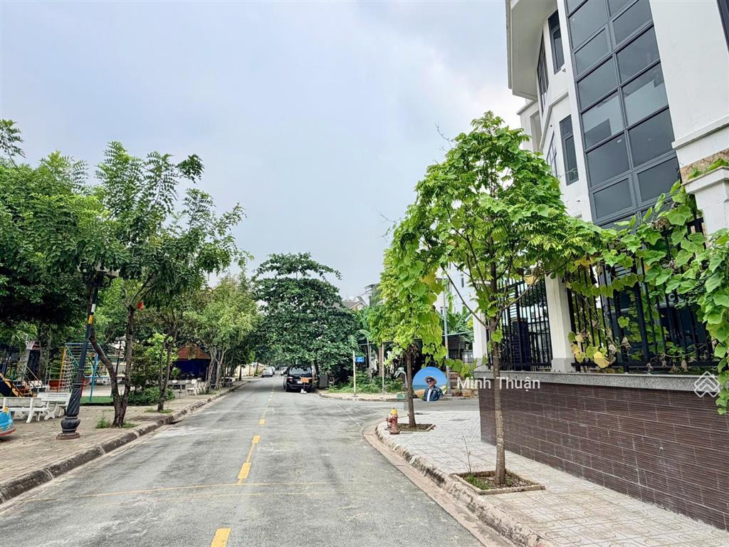 Rẻ nhất ngay thủ đức house! bán đất view công viên  12,5m x 18m  cn 200m2  giá rẻ chỉ 26 tỷ