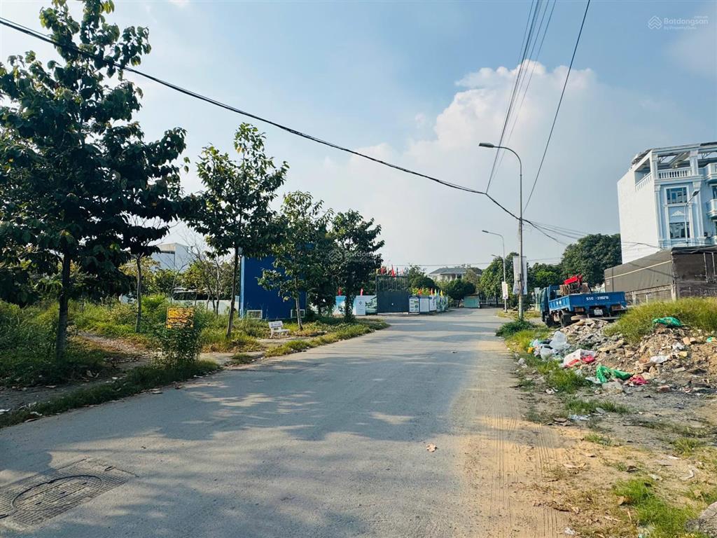 Bán căn biệt thự góc 3 mặt tiền đường số 56  3 tầng  9 x 25m  cn 215m2  đường 16m  giá 28 tỷ