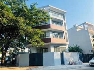 Bán căn biệt thự góc 3 mặt tiền đường số 56  3 tầng  9 x 25m  cn 215m2  đường 16m  giá 28 tỷ