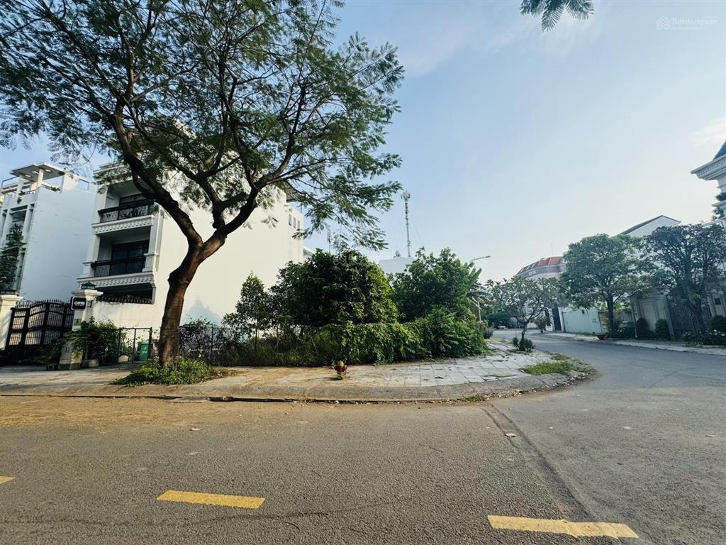 Hiếm ! bán lô đất siêu đẹp  góc 2 mặt tiền đông thủ thiêm  15 x 21m  cn 303m2  giá 105tr/m2