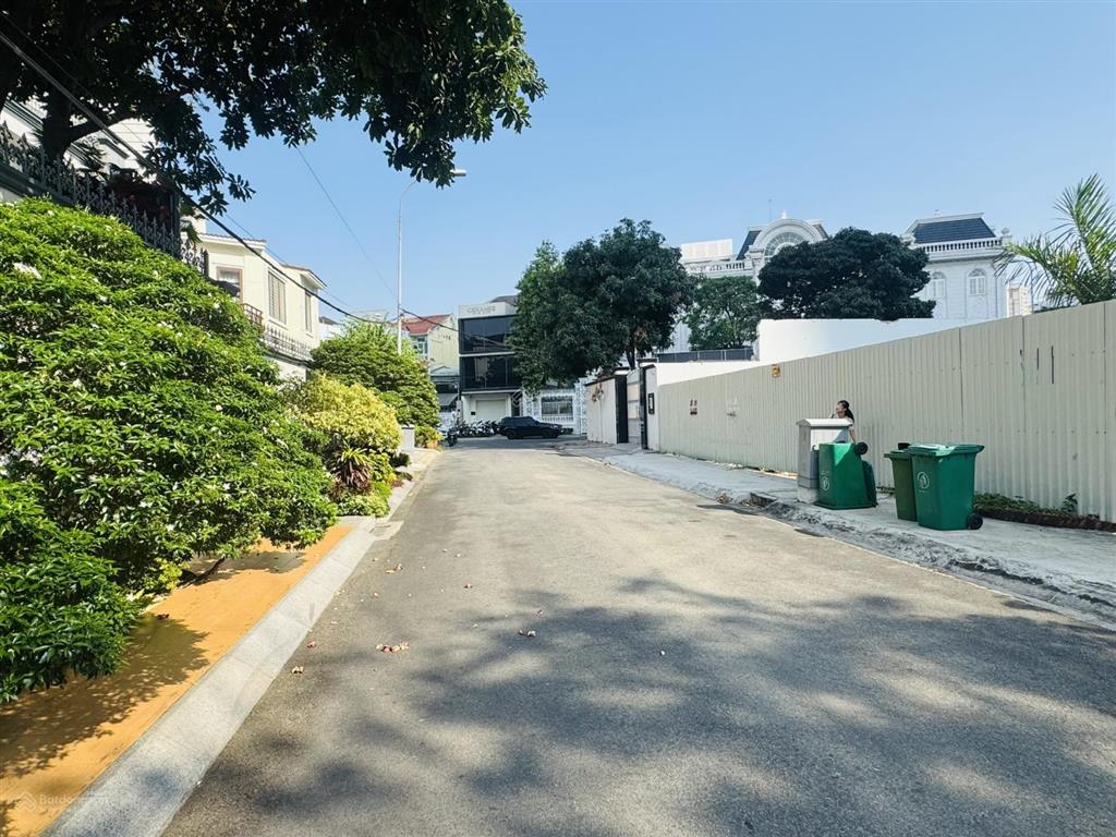 Hiếm ! bán lô đất siêu đẹp  góc 2 mặt tiền đông thủ thiêm  15 x 21m  cn 303m2  giá 105tr/m2