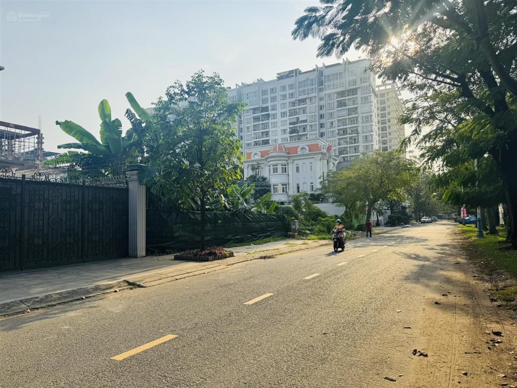 Hiếm ! bán lô đất siêu đẹp  góc 2 mặt tiền đông thủ thiêm  15 x 21m  cn 303m2  giá 105tr/m2