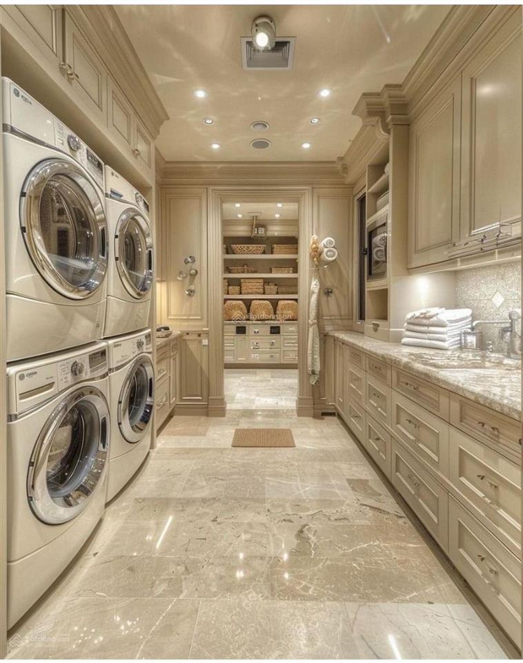 Giữ tiền tốt!siêu phẩm toà nhà góc 2 mt trung tâm q5  dòng tiền cao ổn định trên 10n  giá 250 tỷ