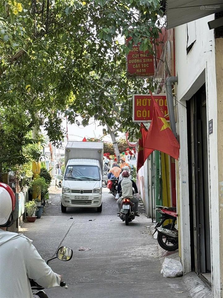 Bán nhà 3 tầng, 5pn (có pn tầng trệt) hẻm xe tải lê văn sỹ  quận phú nhuận giá 9.4 tỷ