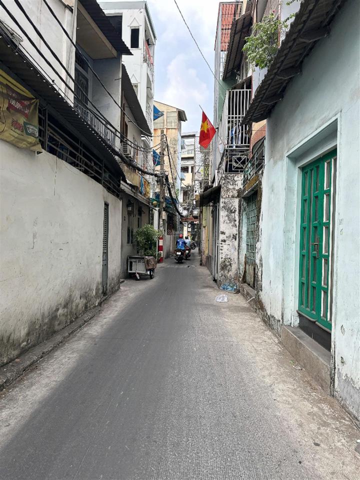 Bán nhà btct 5 tầng, 4pn full nội thất  hẻm ô tô thích quảng đức  tt phú nhuận với giá 8.6 tỷ