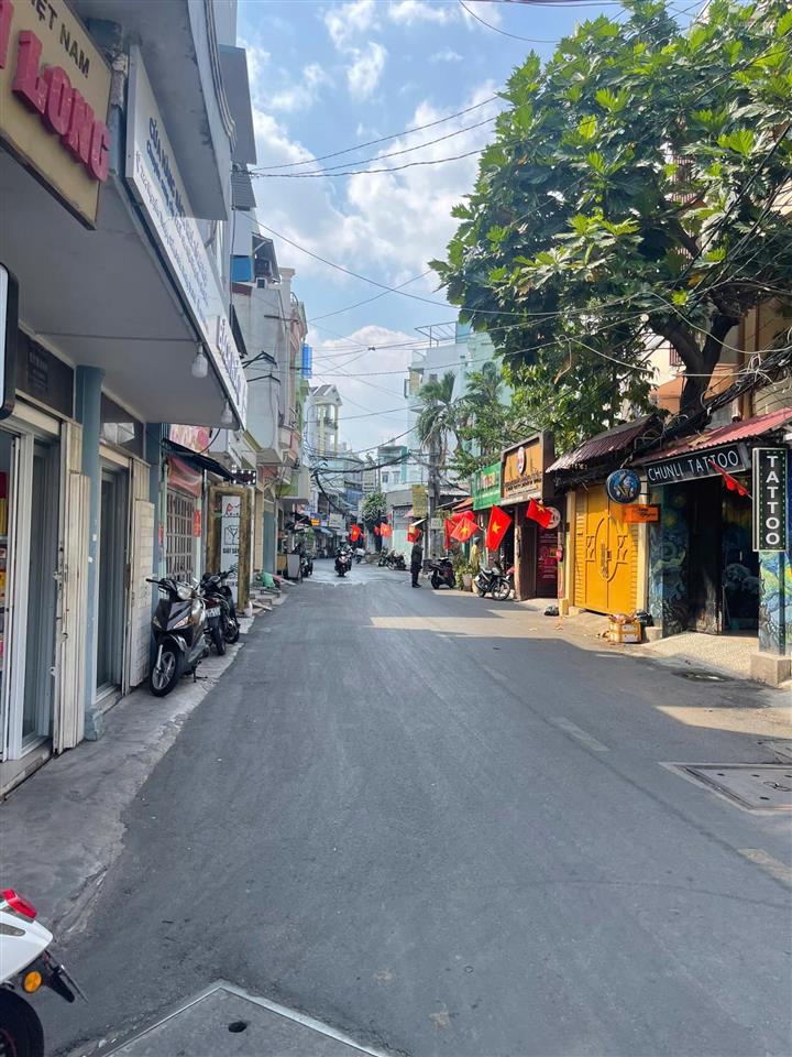 Bán nhà btct 5 tầng, 4pn full nội thất  hẻm ô tô thích quảng đức  tt phú nhuận với giá 8.6 tỷ