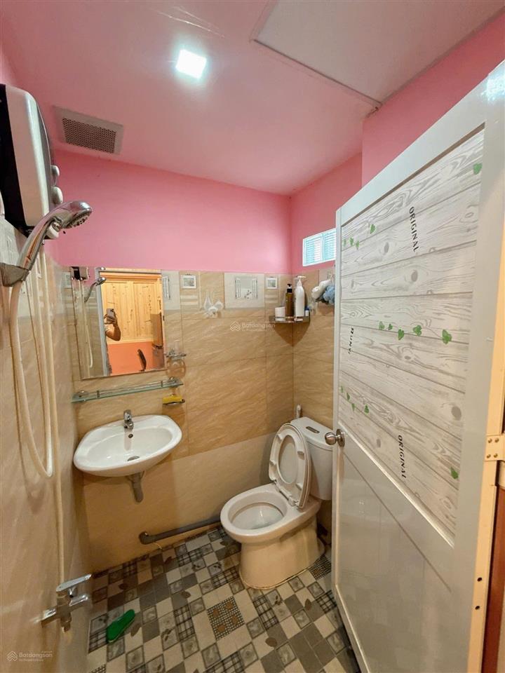 Bán nhà 3 tầng, 5pn (có pn tầng trệt) hẻm xe tải lê văn sỹ  quận phú nhuận giá 9 tỷ