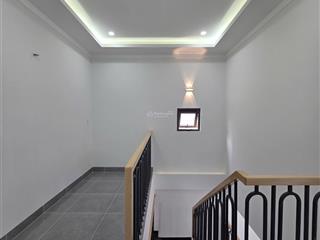 Cần bán nhà vị trí đẹp tiện ích xung quanh đầy đủ