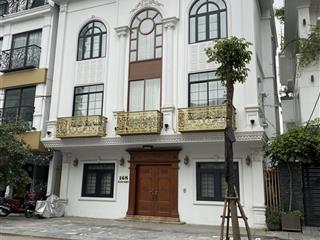 Cho thuê nhà mp đội cấn, 100m2 x 3 t, mt 10m, vị trí đẹp, thông sàn, giá 150tr