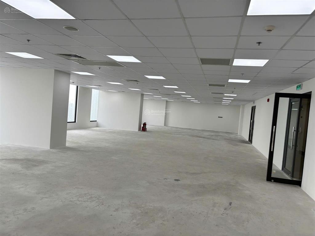 Chính chủ cho thuê căn 3010 tòa văn phòng rox tower goldmark city