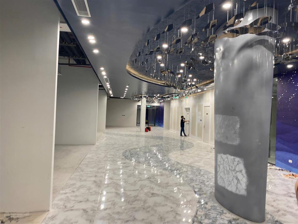 Chính chủ cho thuê căn 3010 tòa văn phòng rox tower goldmark city