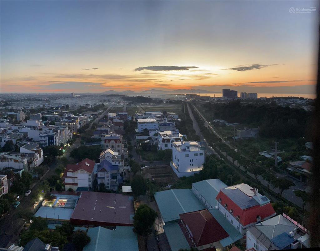 Chủ nhà cần bán căn hộ 1 phòng ngủ seaview 4, có ban công trọn view biển tầng cao