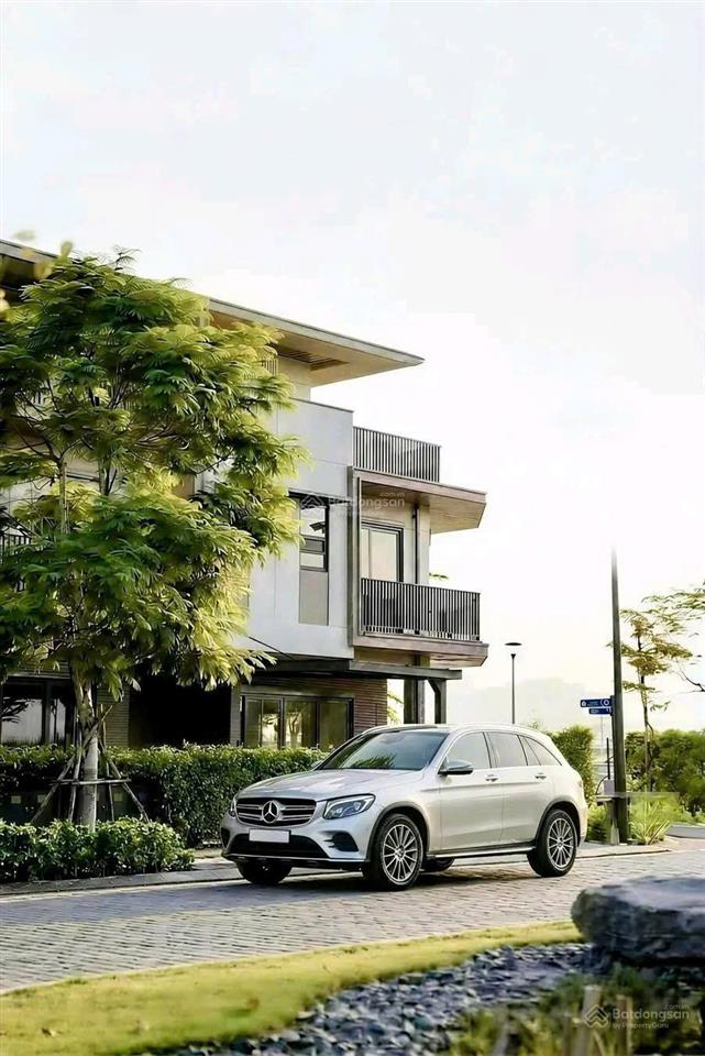 Suất nội bộ  nhà 2 mặt tiền view trực diện kênh đào, kđt izumi city, dt 6x19, giá đầu tư 7.68 tỷ