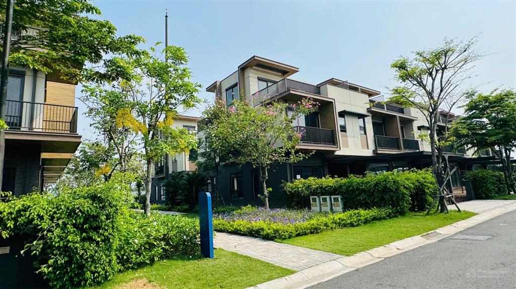 Suất nội bộ  nhà 2 mặt tiền view trực diện kênh đào, kđt izumi city, dt 6x19, giá đầu tư 7.68 tỷ