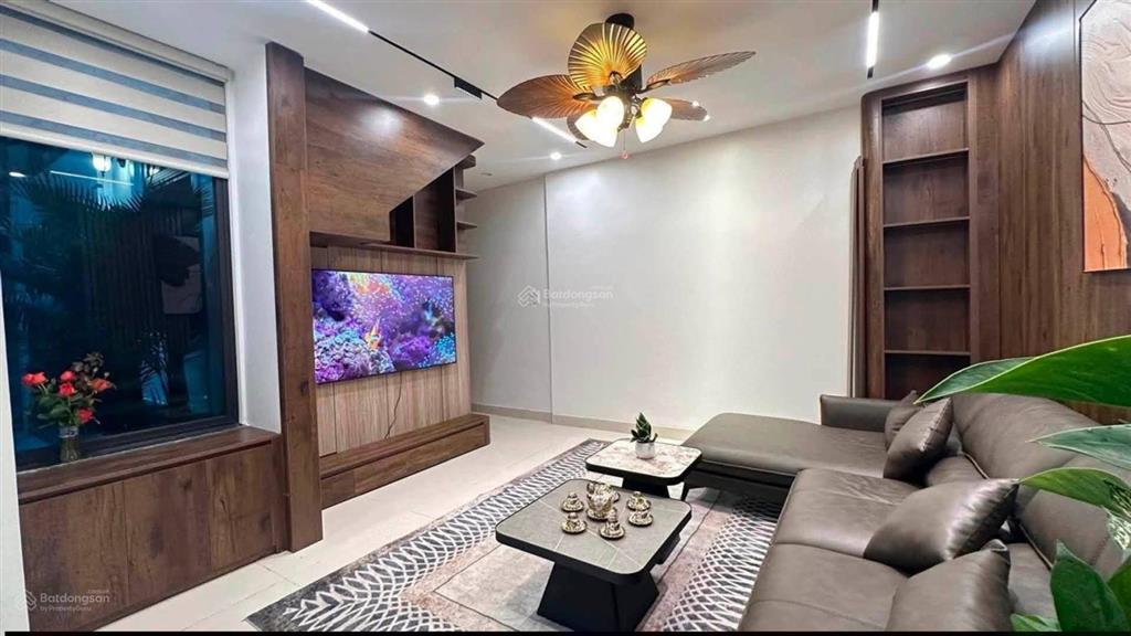 Siêu phẩm thống nhất đại la  6 tầng thang máy  full nội thất  hai bà trưng dt 3om giá 9,28 tỷ