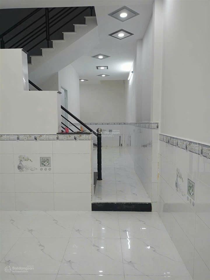 Bán nhà 2 tầng 56m2 ngay cao văn ngọc phú trung  tân phú  5.x tỷ tl
