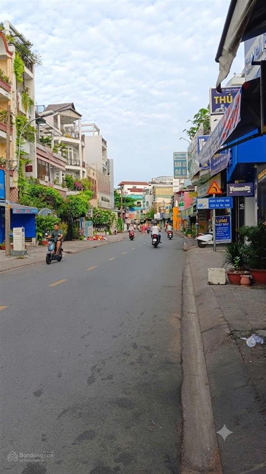 Chủ định cư bán nhanh nhà mặt tiền trịnh đình trọng 4 tầng gần 80m² vuông đẹp nhỉnh 13 tỷ