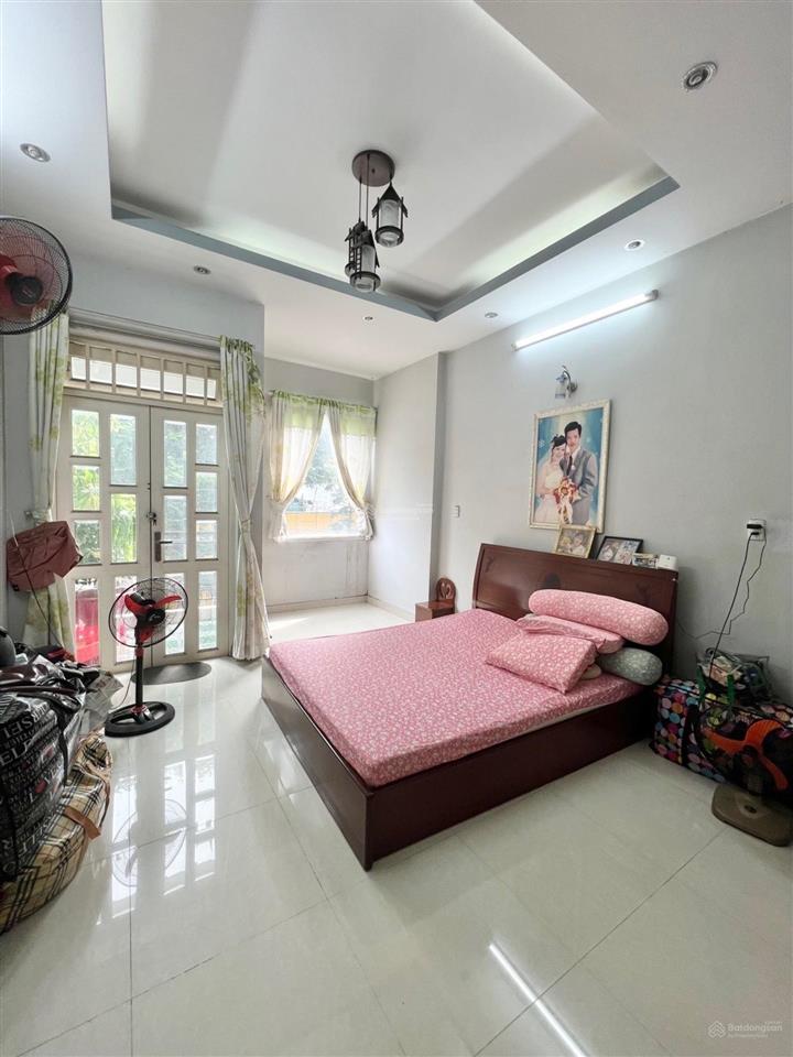 Cách 10m là ra mặt tiền trần quang cơ, thạch lam, tân phú. 75m2. nhỉnh 7 tỷ xíu.