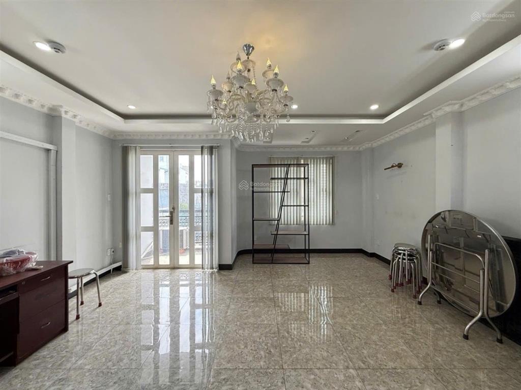Ngang khủng 6.2m  chính chủ bán nhà ngay nguyễn sơn đường 8m thông có lề 3 tầng nhỉnh 10 tỷ