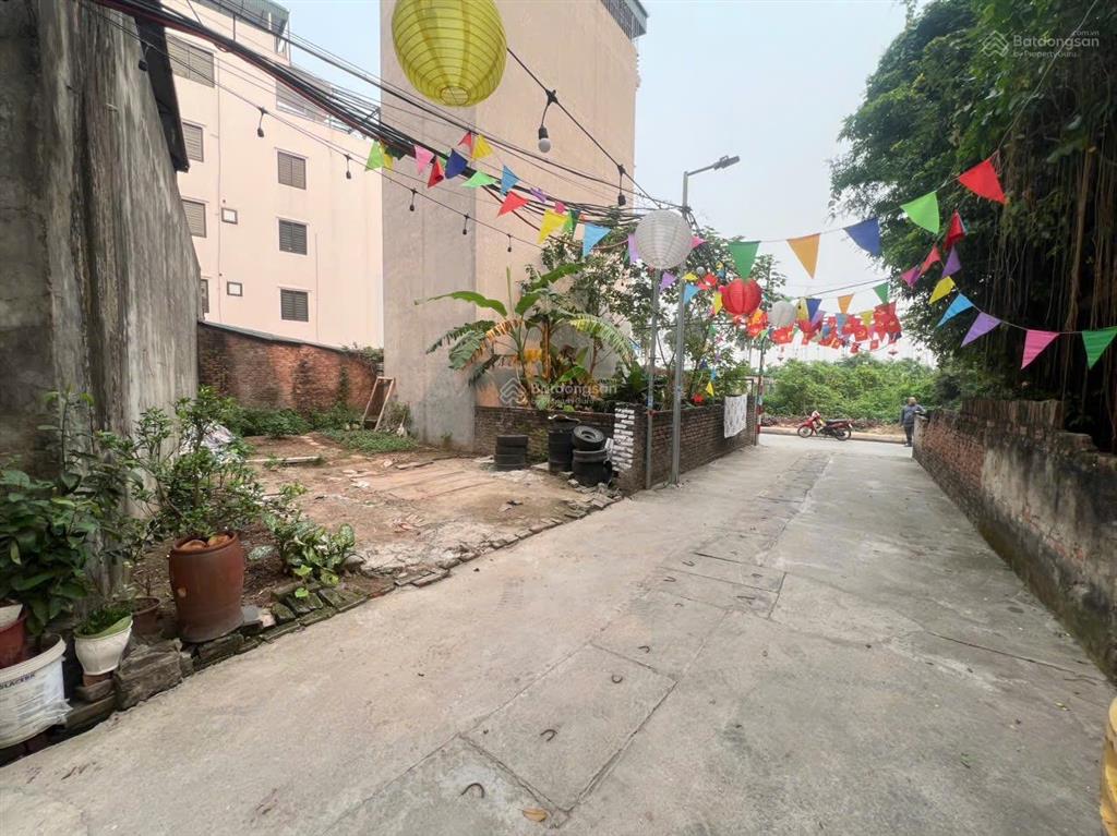 Bán đất  đường liên mạc  thượng cát  51,3m  ô tô qua  giá vị trí nhất khu vực . 8,47tỷ .