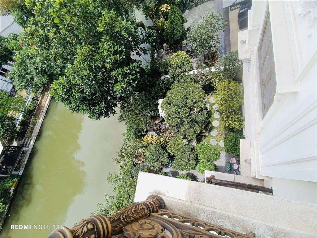 Bán biệt thự song lập vinhomes riverside 215m2, 5t, mt 9m, 100 tỷ có hầm nội thất xịn, ở đẳng cấp