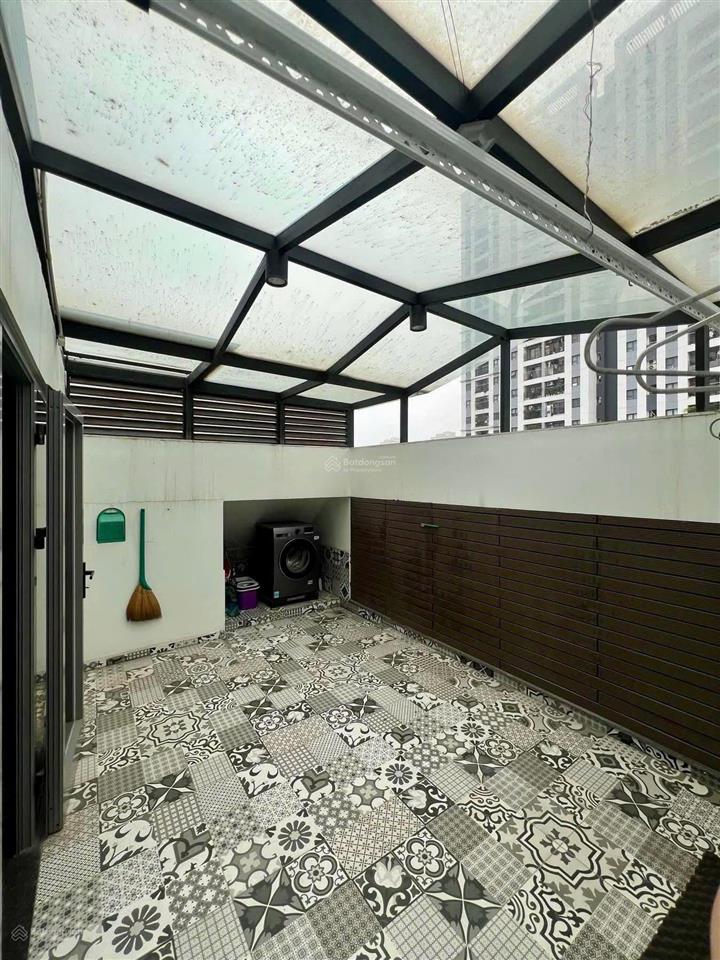 Chủ cần bán giảm 54 tỷ  biệt thự lô góc vinhomes riverside 180m2, 4t, mt 30m vừa ở vừa kinh doanh