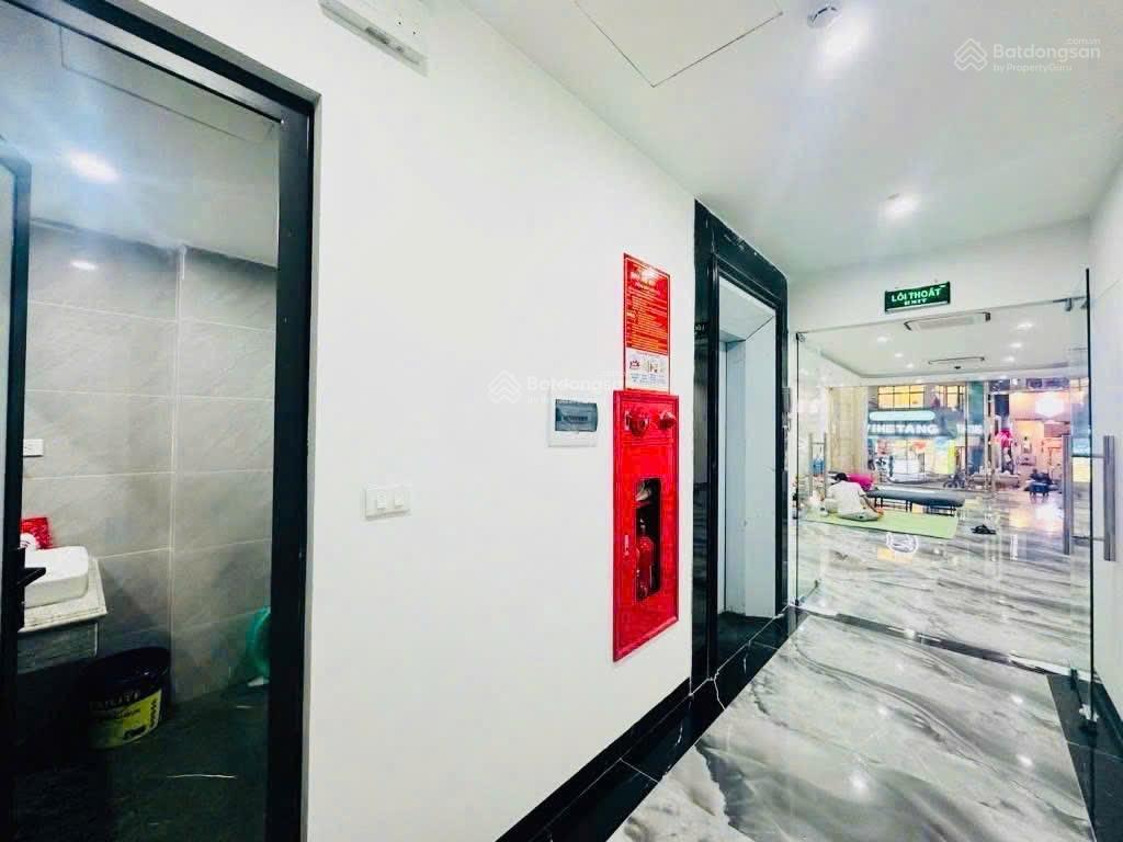Chủ giảm sâu 5 tỷ building 9t thang máy mặt phố chùa láng 140m2 , mt 6m, 110 tỷ có hầm, kinh doanh