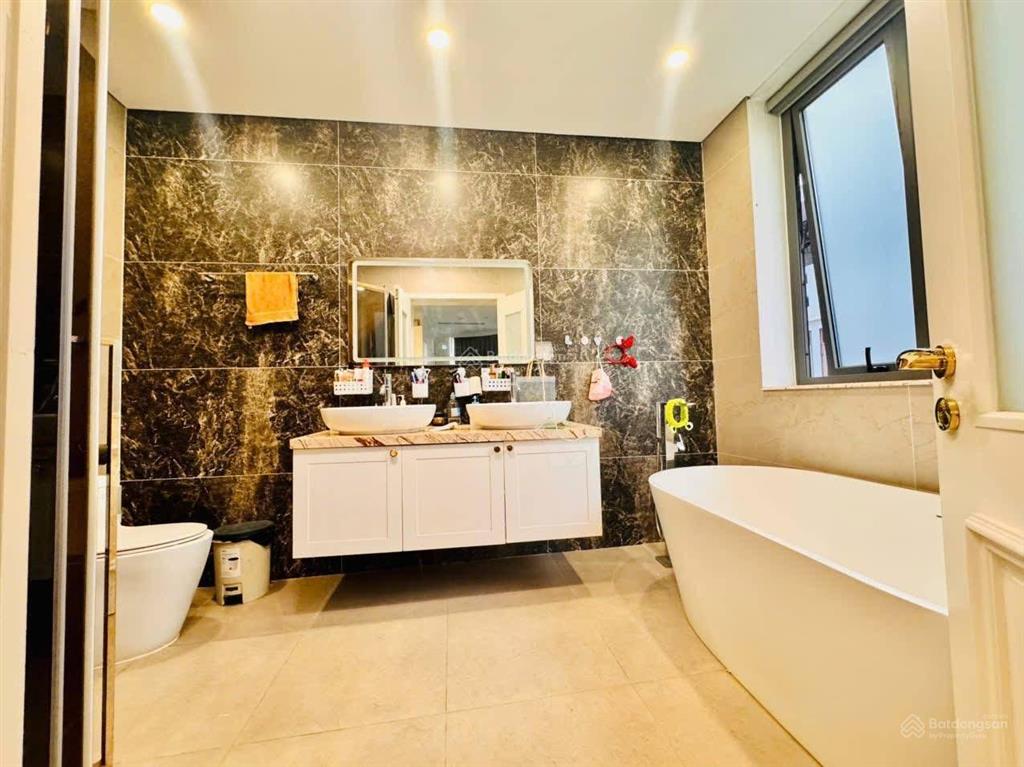 Liền kề lô góc đẹp nhất kđt văn quán hà đông chủ tặng full nội thất 80m2, 6t, mt 18m, 32 tỷ ở sướng