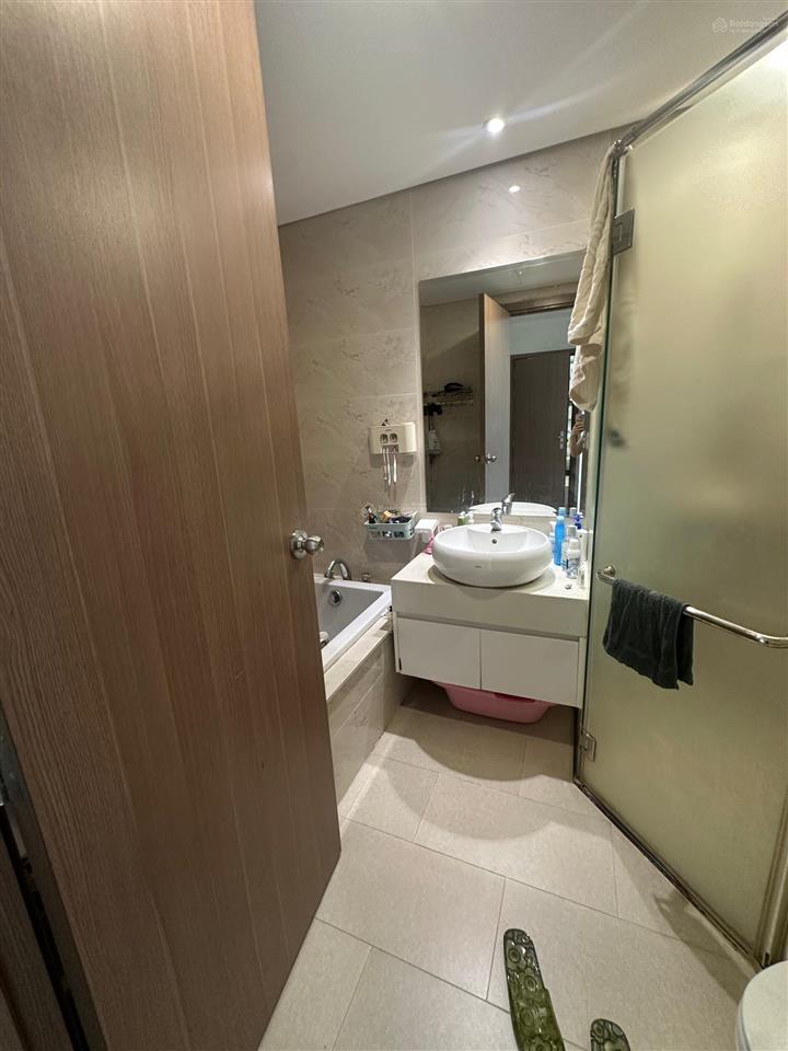 A3  căn 11  tầng trung  chính chủ gia đình em cần bán nhanh đầy đủ nội thất!