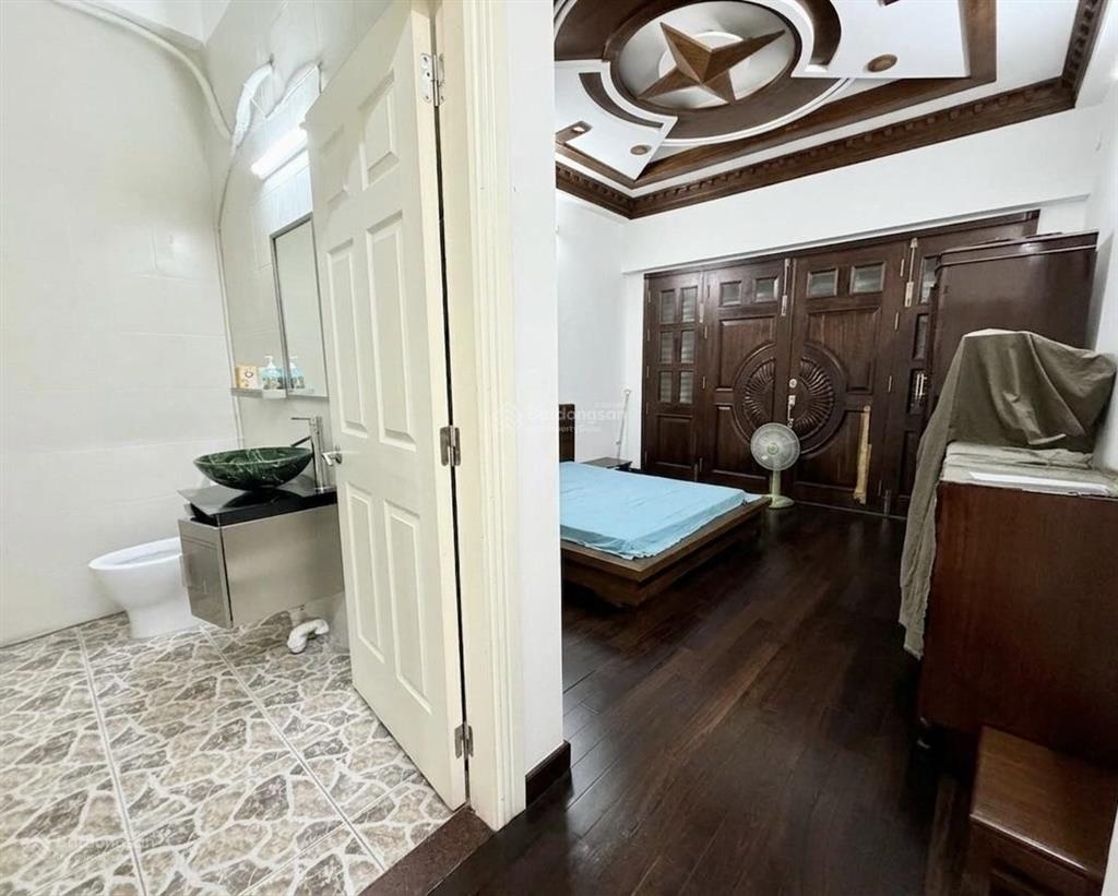 Giảm 1.2 tỷ! nhà hxh lê thận 72m² khu bàn cờ, chỉ 8.6 tỷ, 1 trệt 2 lầu 1 thượng. nhà mới vào ở ngay