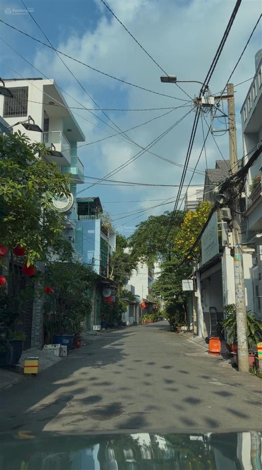 Bán nhà cấp 4 hxh 6m hoà bình  4x15m, 5.9 tỷ, ô tô đậu cửa, đang cho thuê 6tr/tháng!