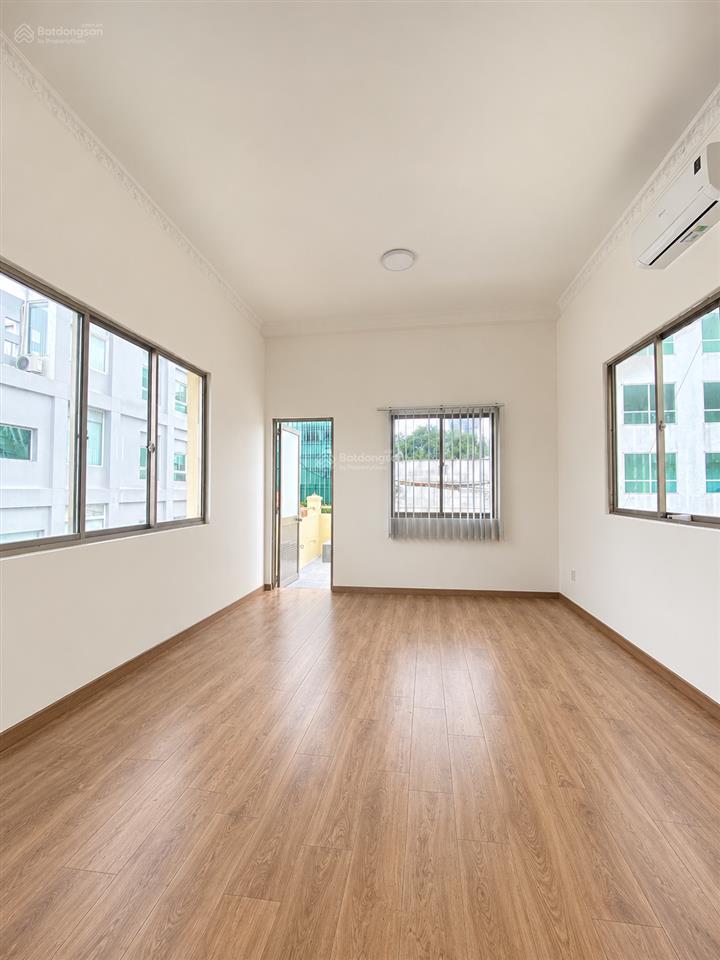 Văn phòng 30m2 nguyễn thị minh khai, q1, 1 phòng làm việc. 1 máy lạnh. đối diện vtv 9tr/ tháng