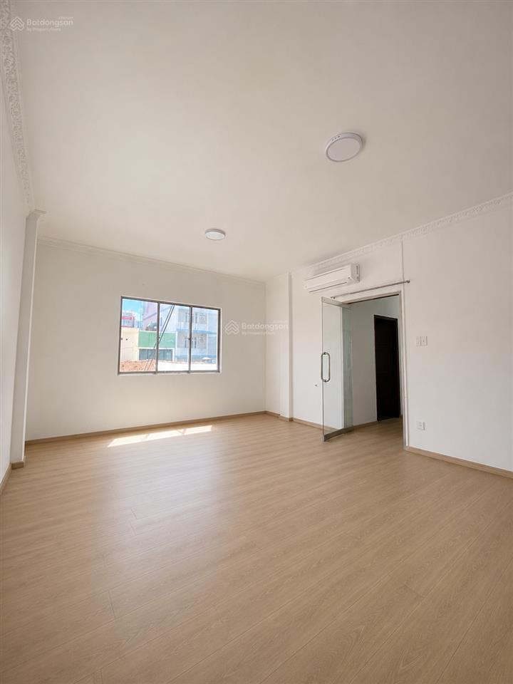 Văn phòng 30m2 nguyễn thị minh khai, q1, 1 phòng làm việc. 1 máy lạnh. đối diện vtv 9tr/ tháng
