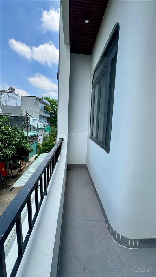 Bán nhà mới xây 3 tầng dt 51m, đường số 8, phường long phước, hcm