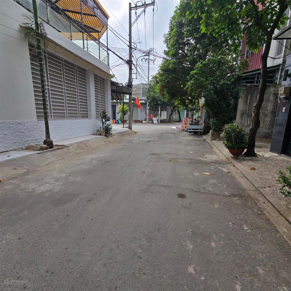 Bán nhà mới xây 3 tầng dt 51m, đường số 8, phường long phước, hcm