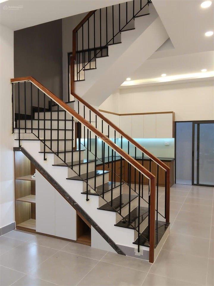 Bán nhà mới xây 3 tầng dt 51m, đường số 8, phường long phước, hcm