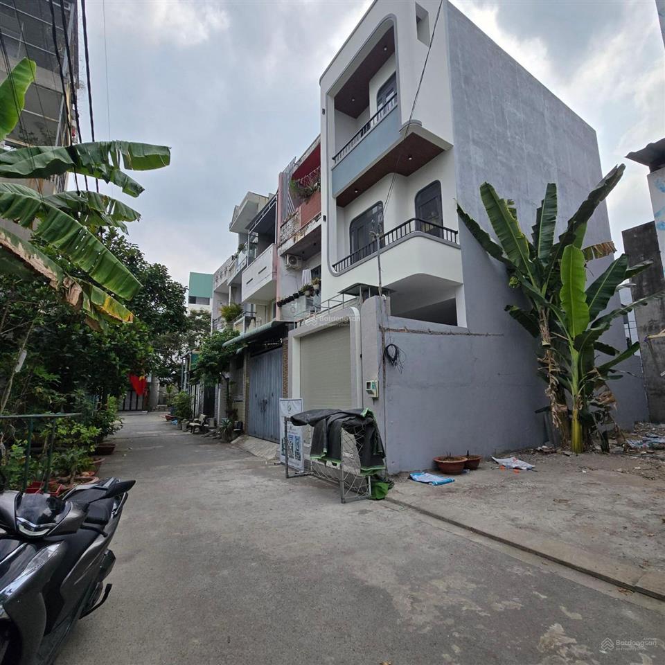 Bán nhà mới xây 3 tầng dt 51m, đường số 8, phường long phước, hcm