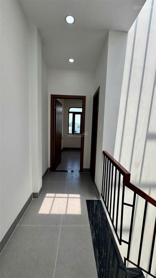 Bán nhà mới xây 3 tầng dt 51m, đường số 8, phường long phước, hcm